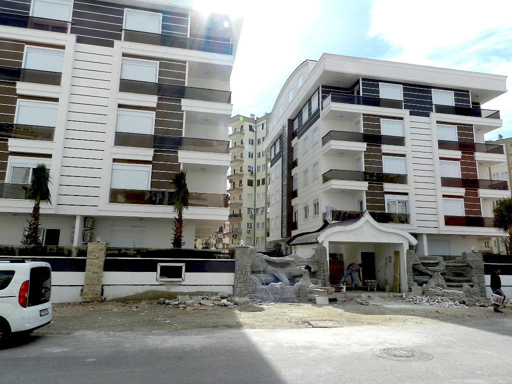 شقق سكنية حديثة البناء للبيع في انطاليا 1