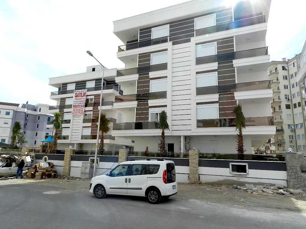 عقارات سكنية حديثة البناء للبيع في كونيالتي 2