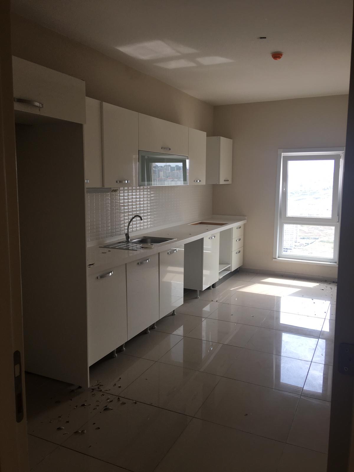 Cheap Istanbul Real Estate – Luxury-Style Apartments with Shopping Mall, Pools, and Strong Rental Returns 12