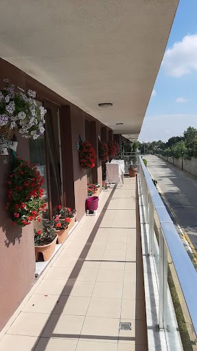 Modern Apartments Istanbul with huge pools and security close by Akbati Mall and its entertainment and food Park 11
