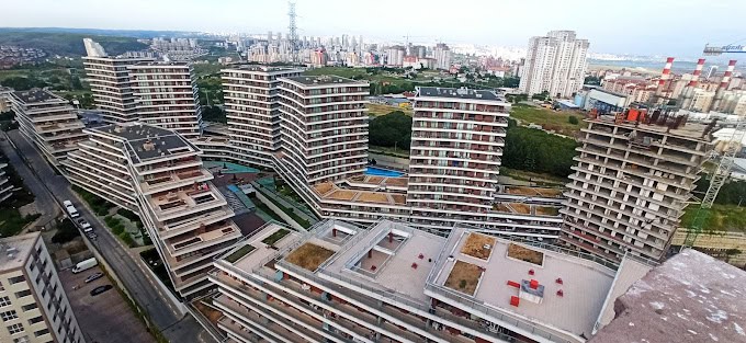 Modern Apartments Istanbul with huge pools and security close by Akbati Mall and its entertainment and food Park 4