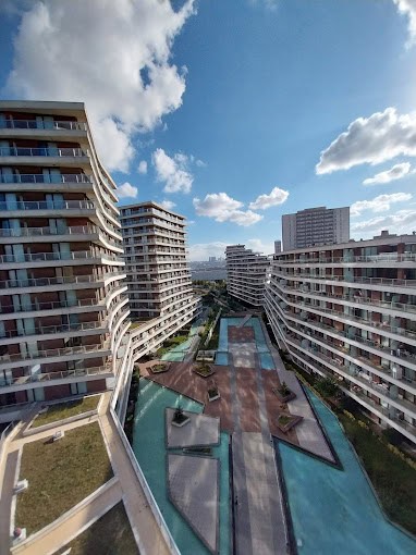 Modern Apartments Istanbul with huge pools and security close by Akbati Mall and its entertainment and food Park 5