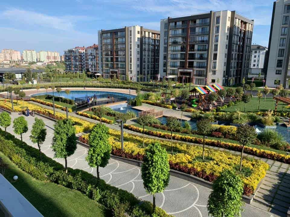 Istanbul One Bedroom Property – Modern Home in Beylikduzu with an English Garden 2