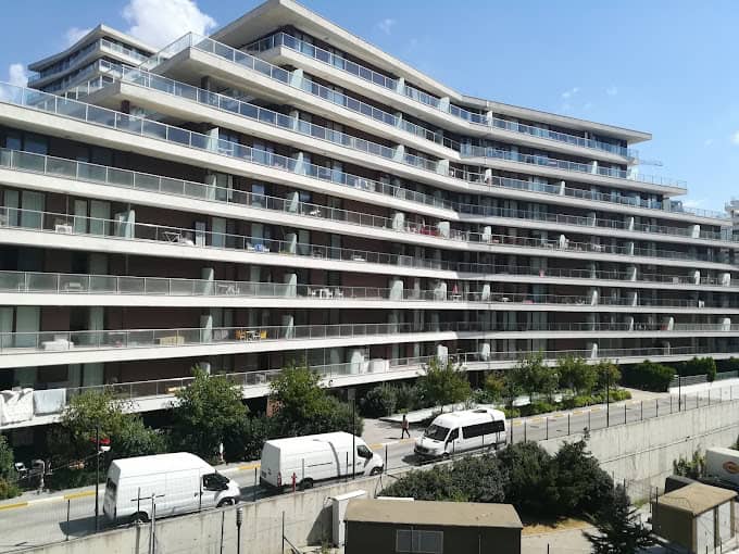 Modern Apartments Istanbul with huge pools and security close by Akbati Mall and its entertainment and food Park 8