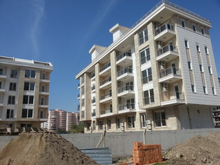 Studio Apartment in Antalya in a Premium Compound with Heated Indoor Pool Near City Amenities