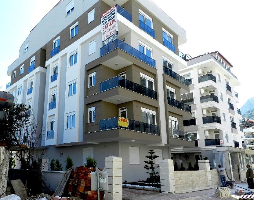 Cheap Antalya Apartment with Pool on Site family friendly low price homes 1