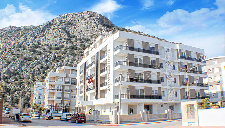 Mountain view apartments for sale in Antalya 1