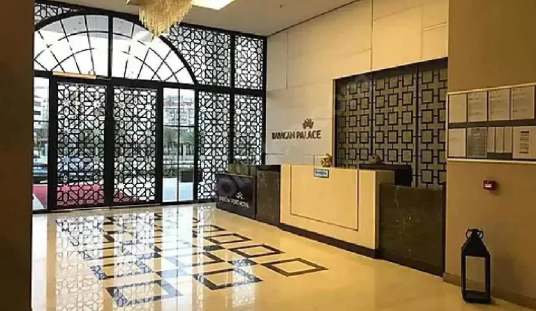 Seaview Luxury Flats in Istanbul like Hotel reception and security