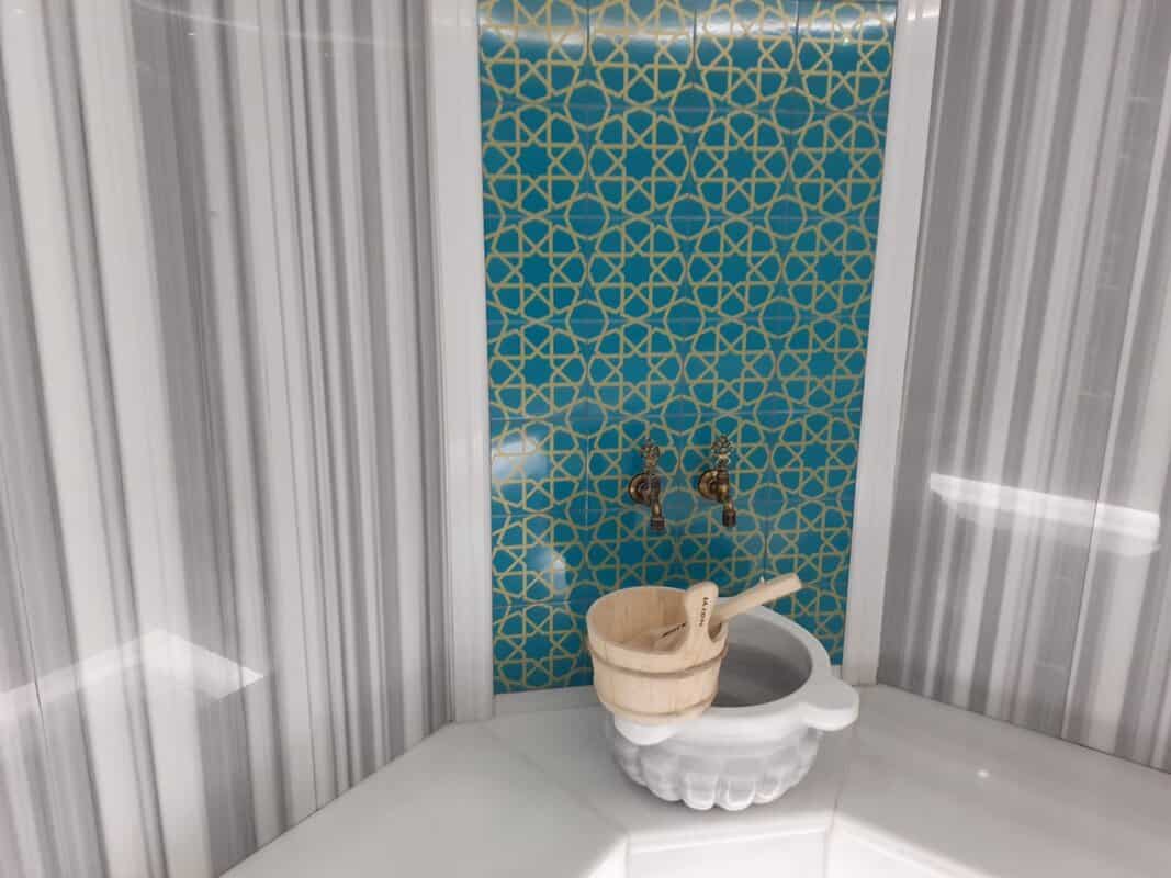 Istanbul Gated Complex for Sale – Luxury Living in Esenyurt with Pool Turkish Bath near Metro 36