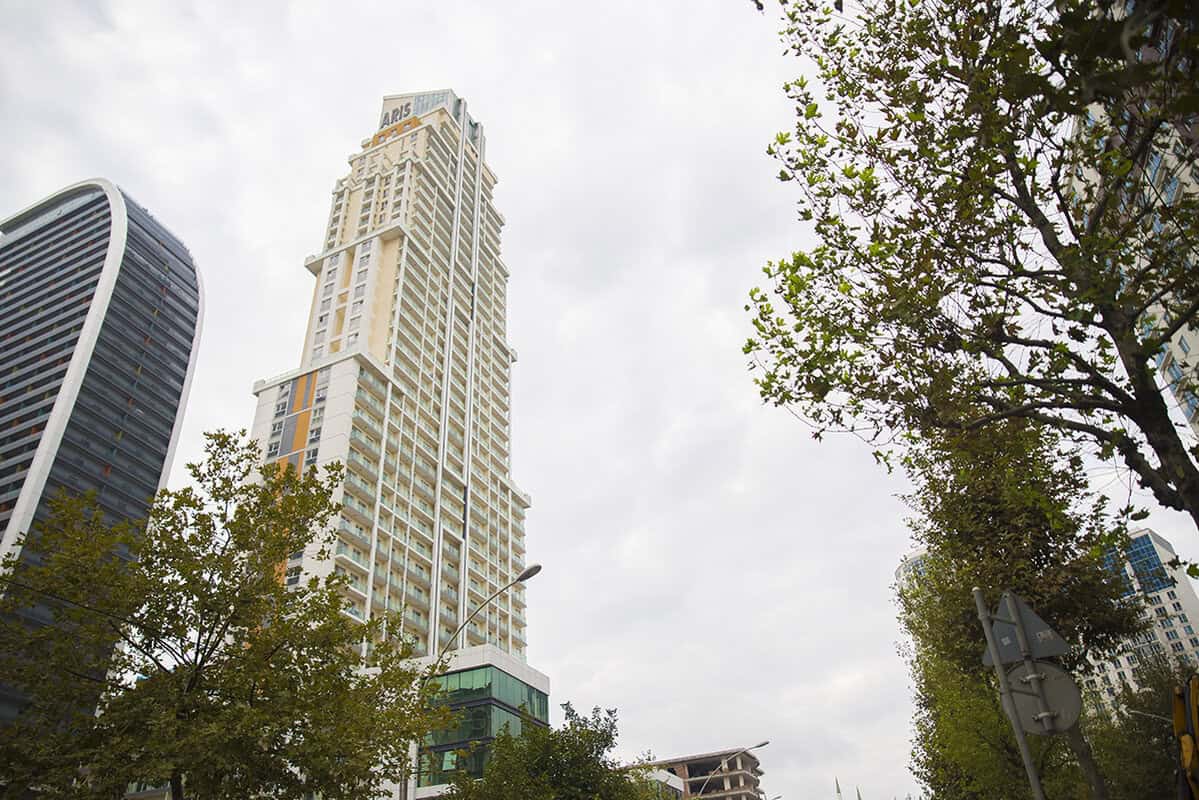 Istanbul Gated Complex for Sale – Luxury Living in Esenyurt with Pool Turkish Bath near Metro 5