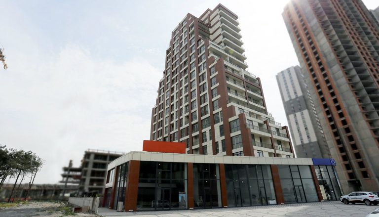 Luxurious Apartments With 7-Star Hotel Concept