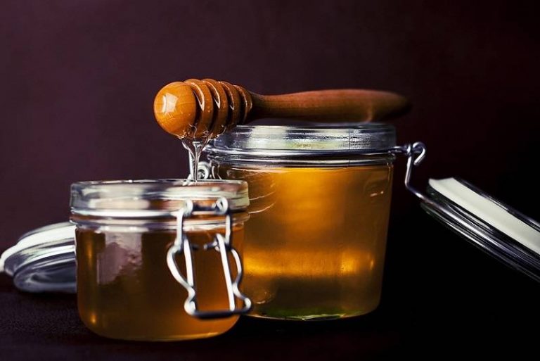 THE BUZZ AROUND TURKISH HONEY