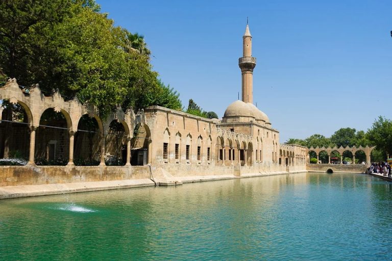 The Pool of Abraham : Balikli Göl in Sanliurfa