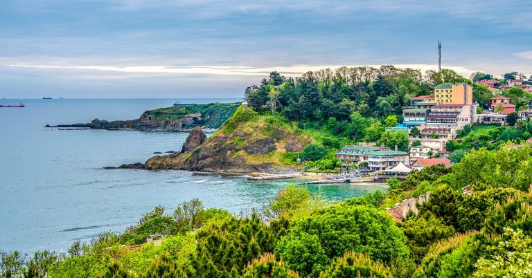Exploring sea-view properties and beaches near Istanbul – Image 1