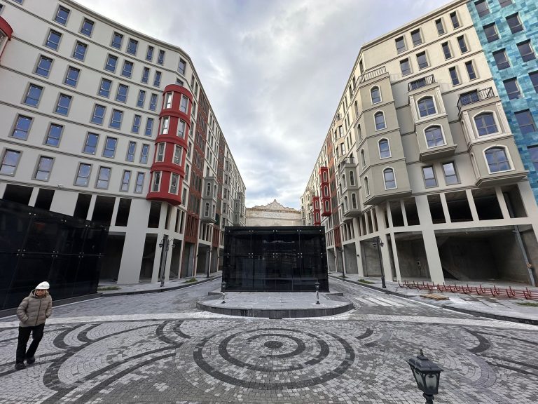 Cheap Apartments Istanbul affordable luxury in Bahcesehir near the Akbati mall and