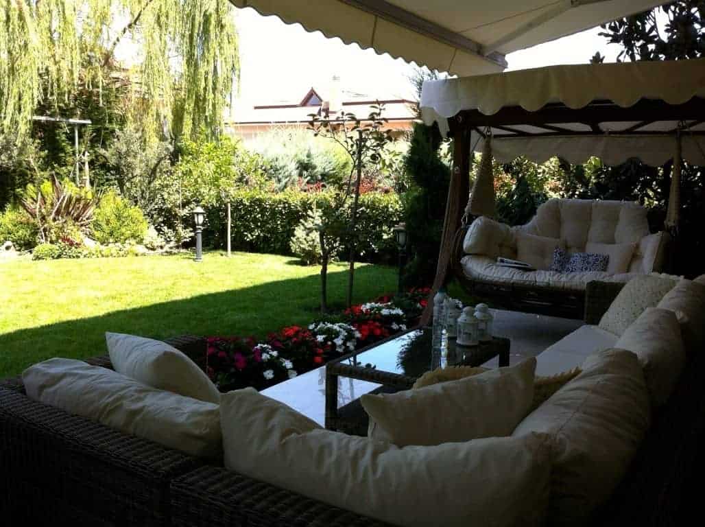 Detached Villa With A Private Garden 9