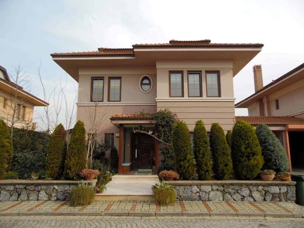 Detached Villa With A Private Garden 12