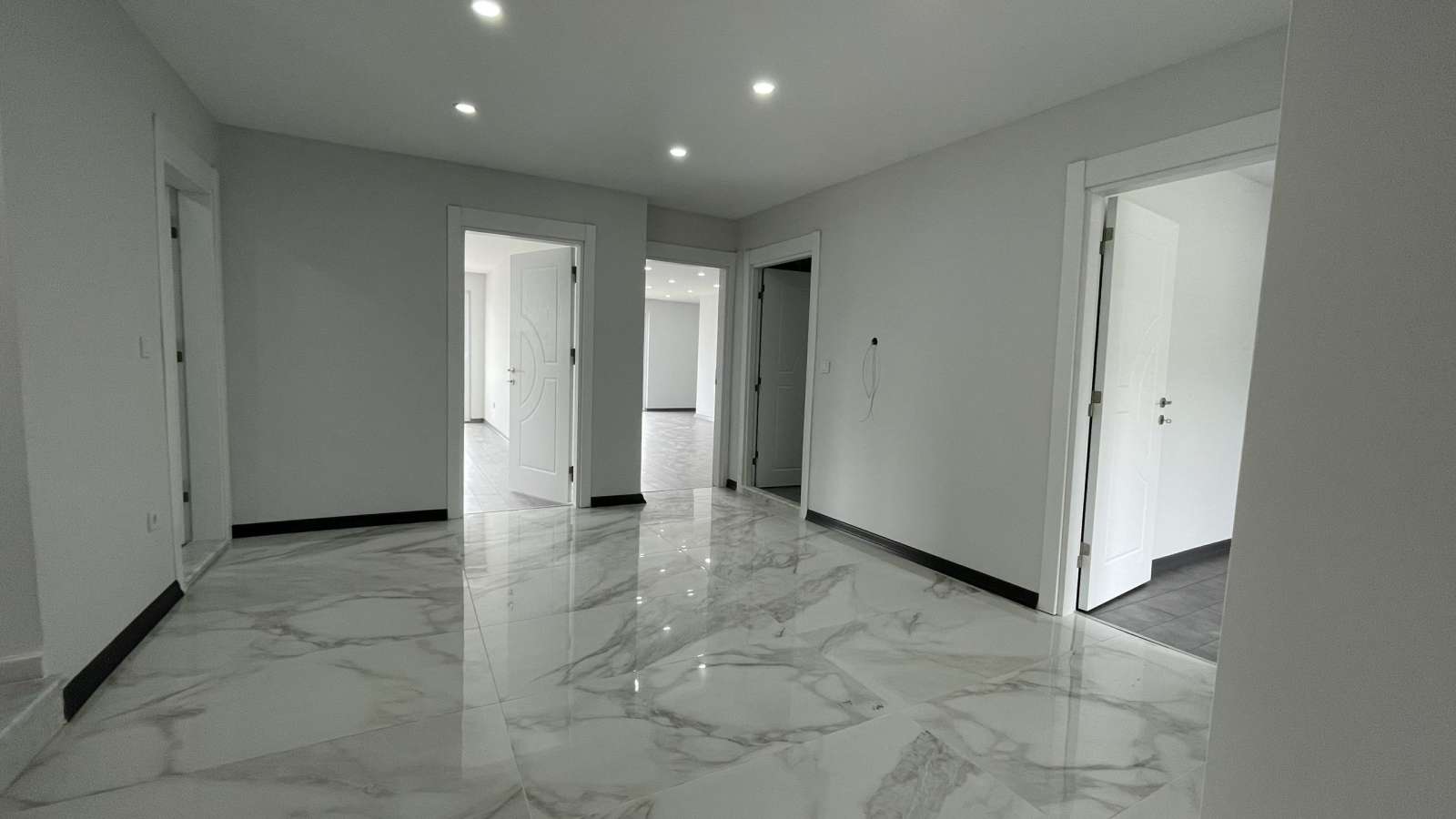 Luxury Sea View Istanbul Property 11