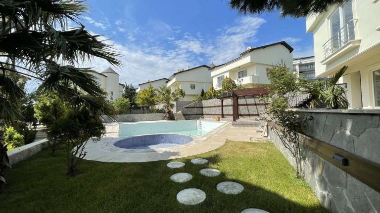 Luxury Sea View Istanbul Property