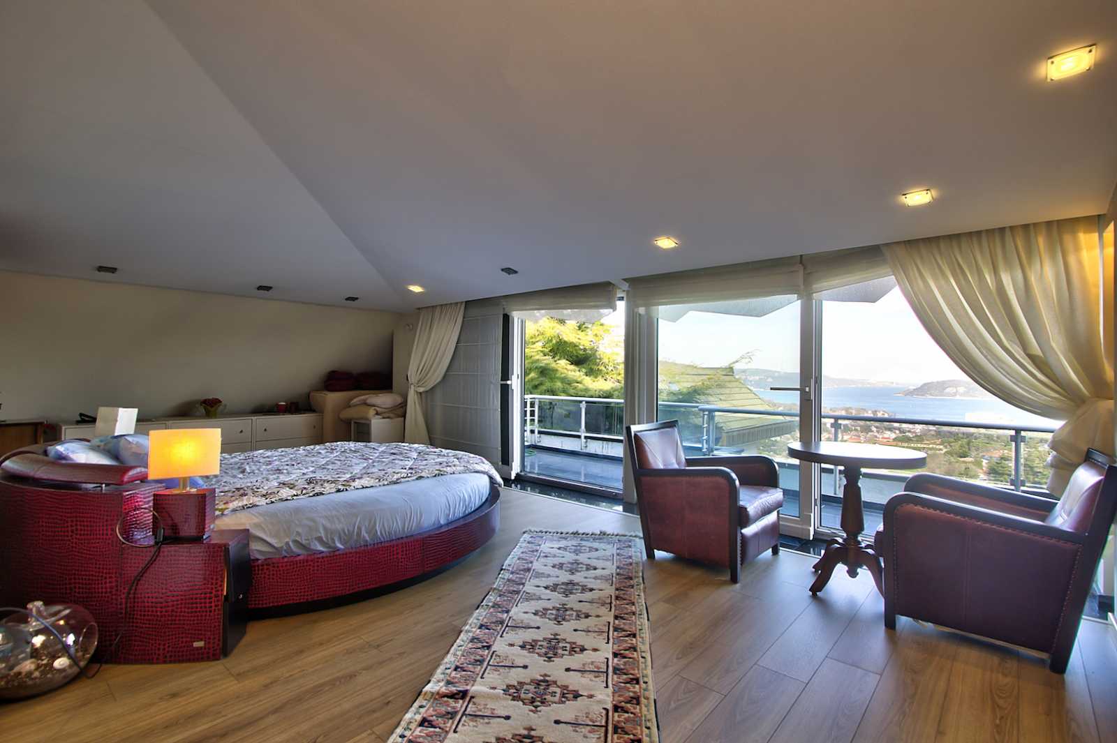Prestigious Istanbul Property For Sale 23