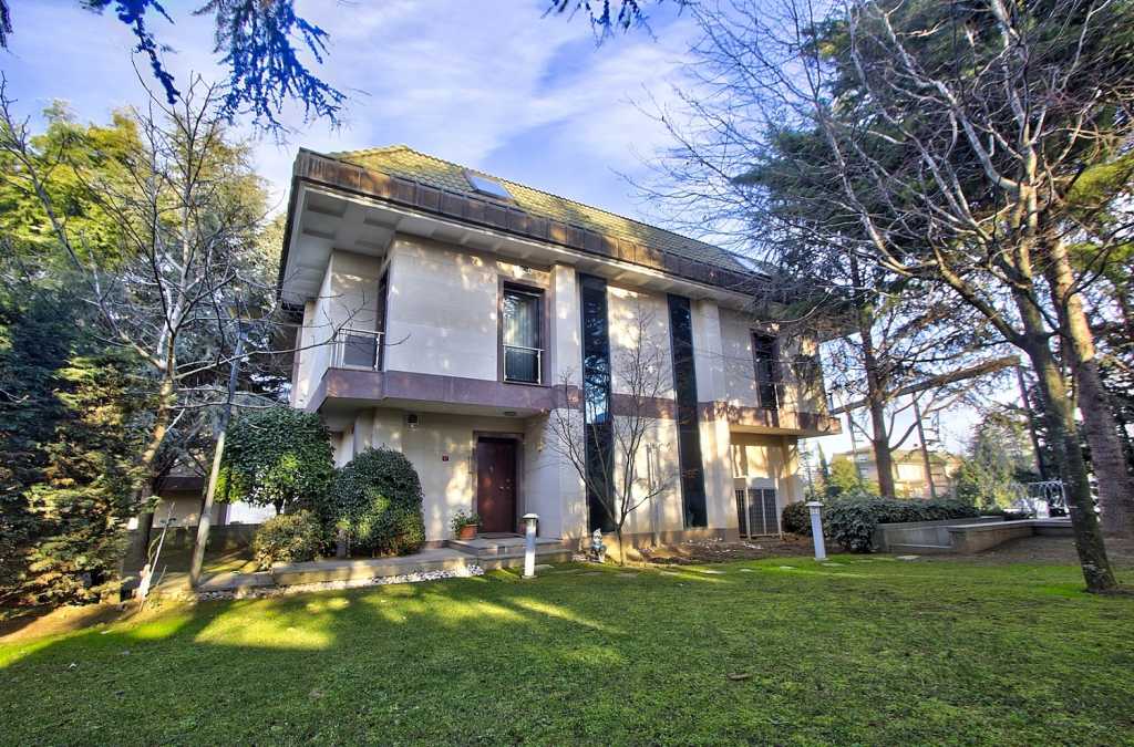 Prestigious Istanbul Property For Sale 3