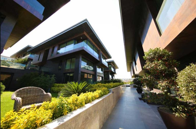 Bosphorus View Property In Tarabya