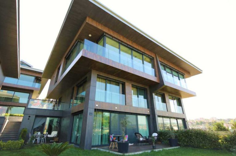 Bosphorus View Properties In Tarabya