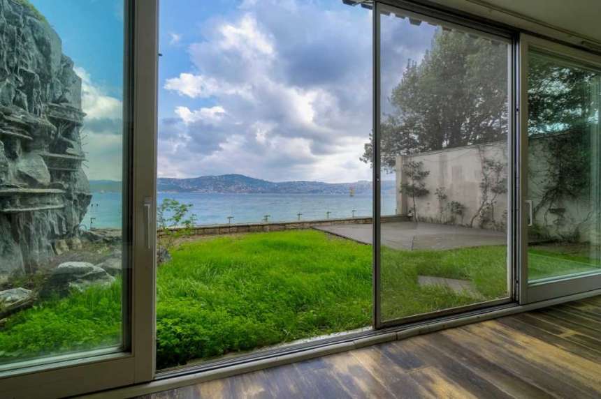 5-Bed Istanbul Property For Sale 3