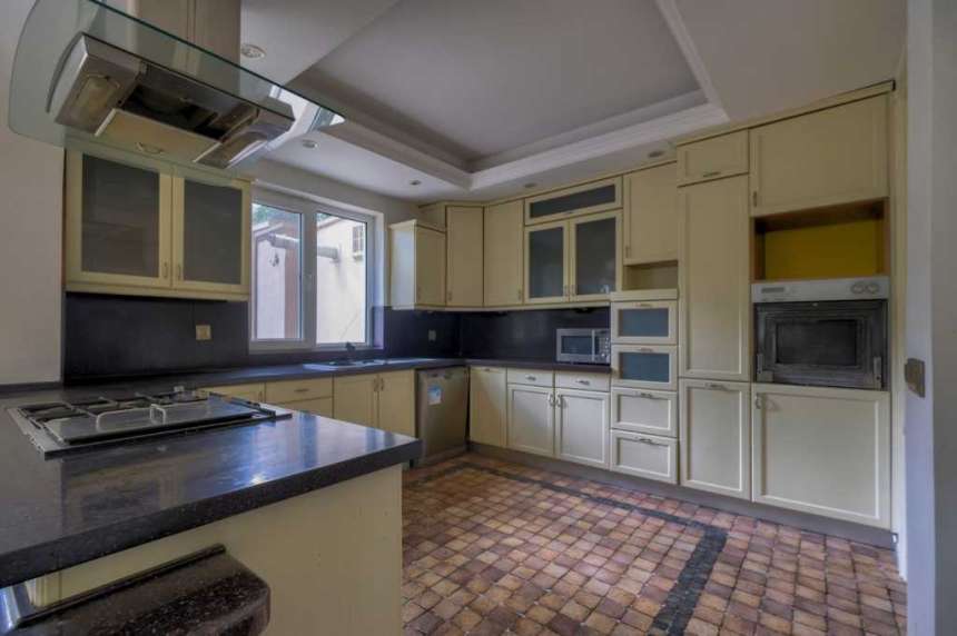 5-Bed Istanbul Property For Sale 9