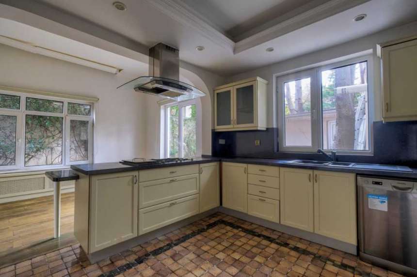5-Bed Istanbul Property For Sale 10