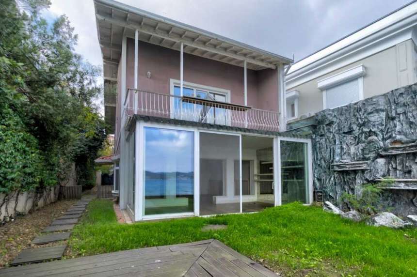 5-Bed Istanbul Property For Sale 1