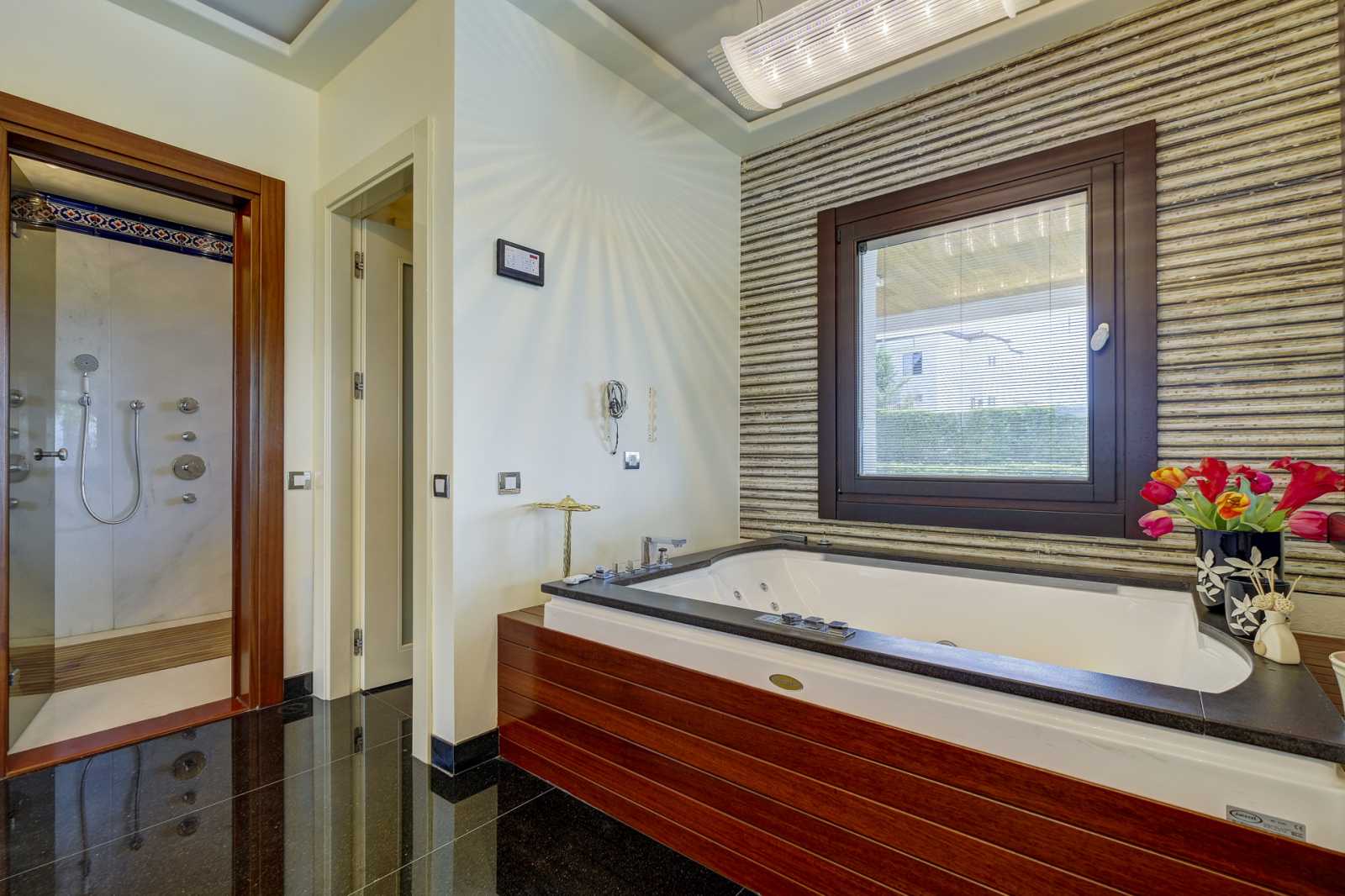 Deluxe Istanbul Spa Property For Sale 18