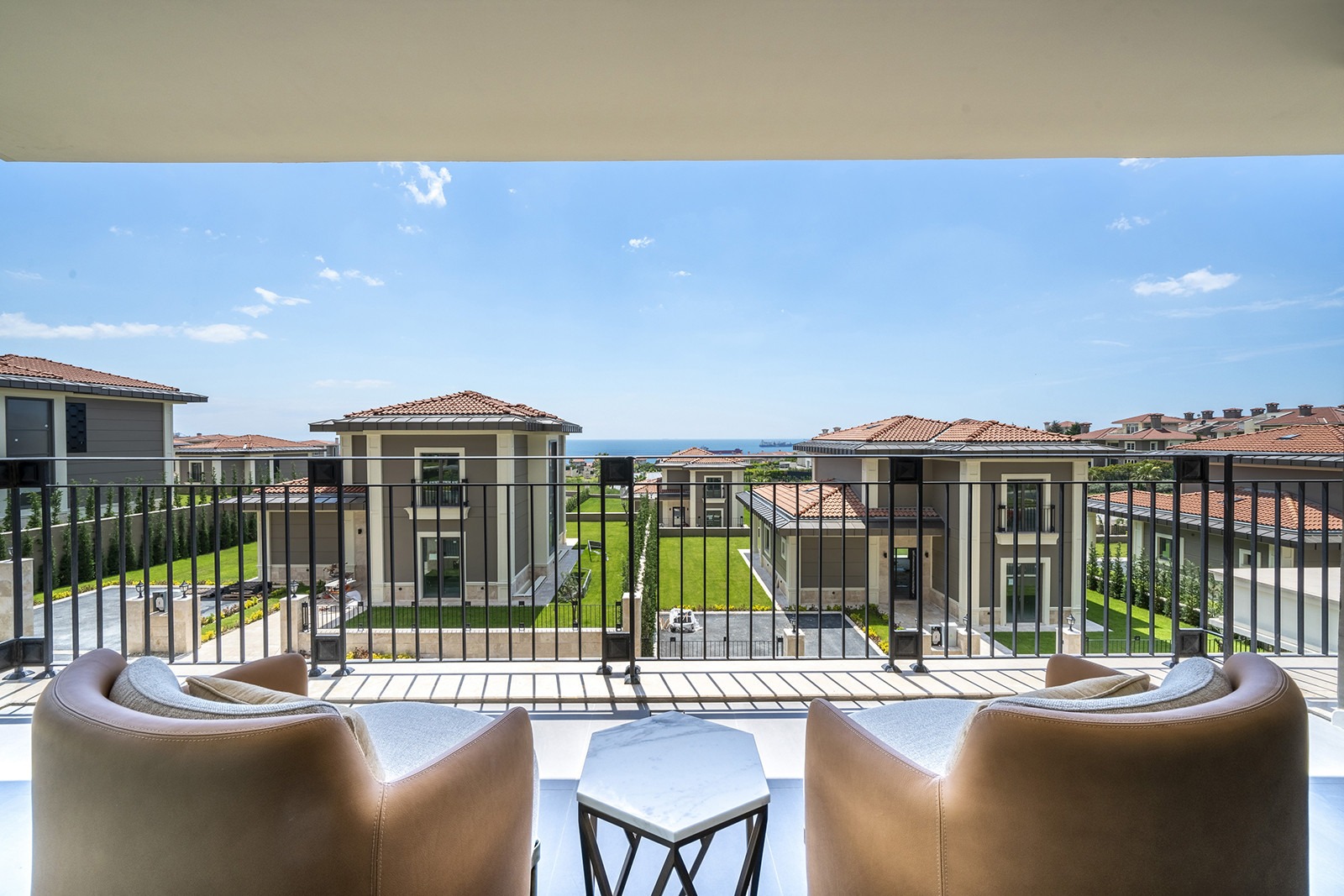 Luxury Properties in Beylikduzu Marina 6